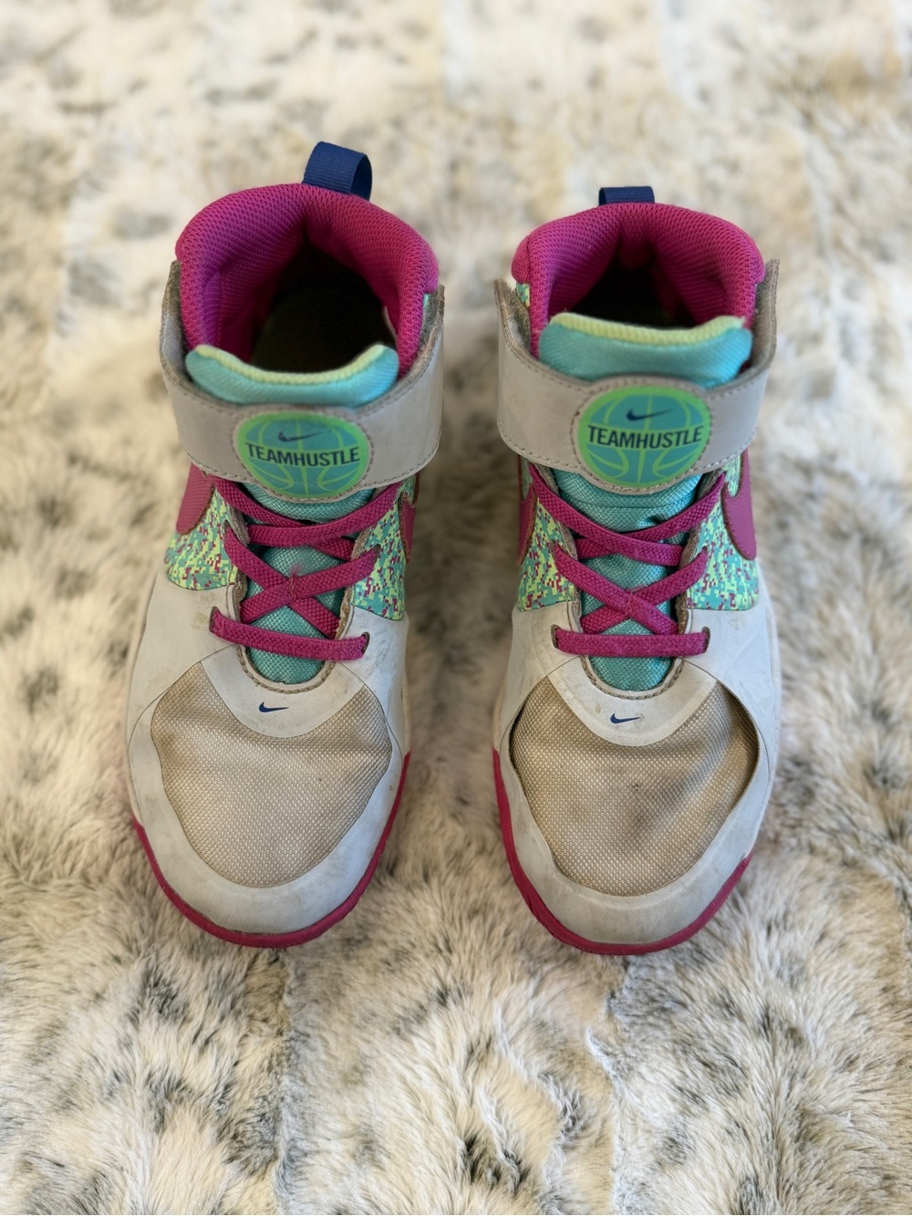 Nike Team Hustle D 9 Digi Kids Basketball Shoes White Pink Teal, Size 2Y